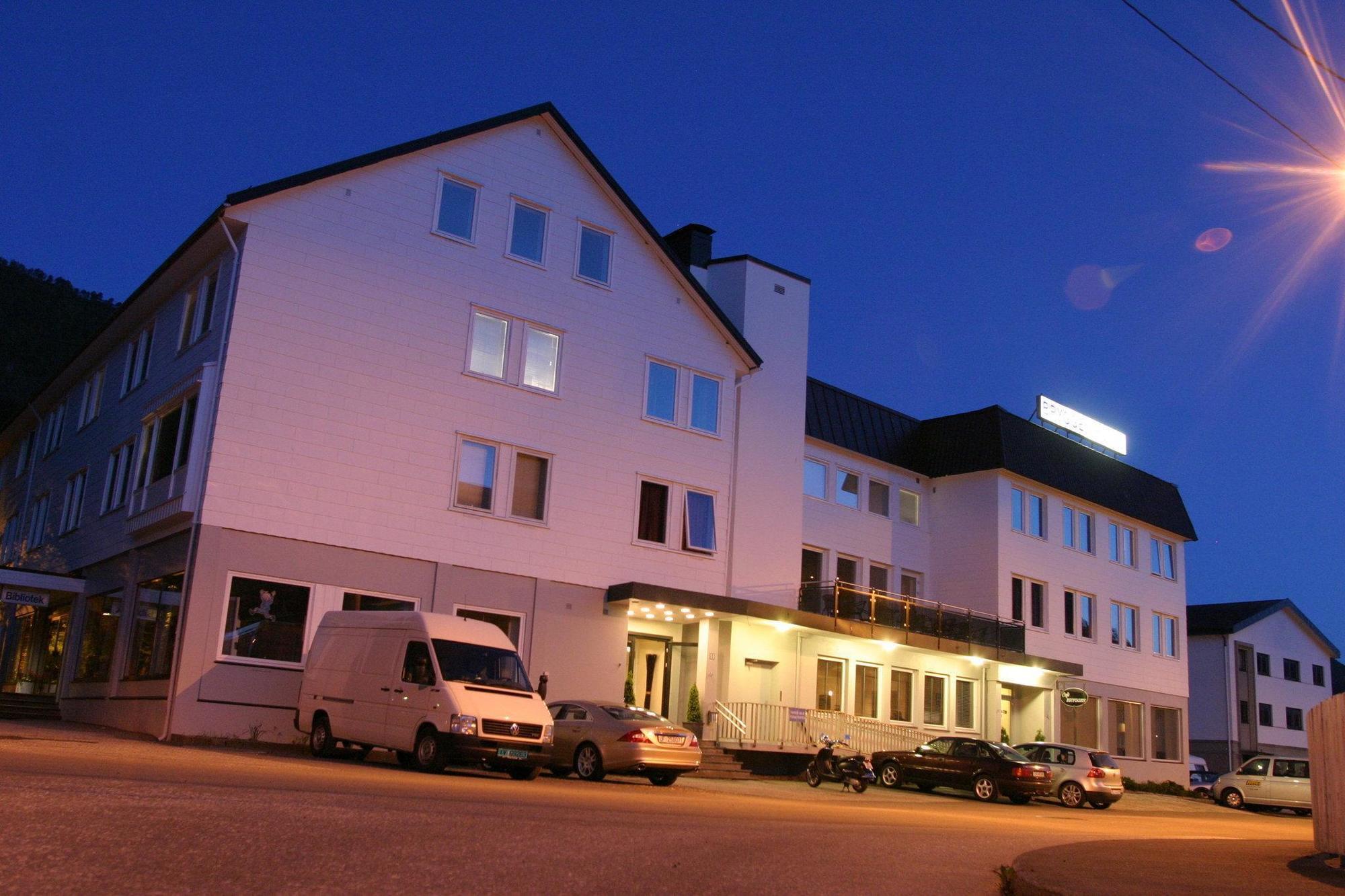 Nordfjord Hotell - Bryggen Nordfjordeid Exterior photo